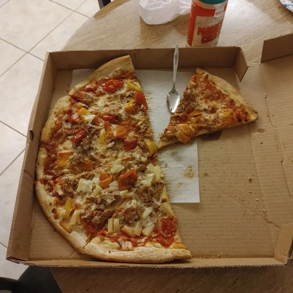 Pizza Sausage Green Peppers Pinnaple and Onions